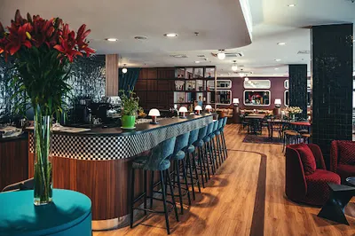 Rêve Bar & Restaurant